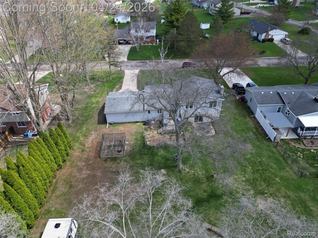 9080 Meadowland Drive, Grand Blanc Charter Township, MI 48439