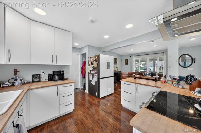 9080 Meadowland Drive, Grand Blanc Charter Township, MI 48439
