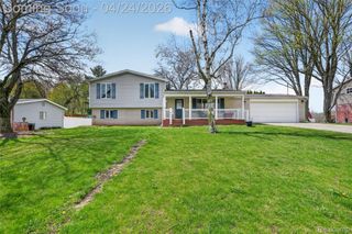 9080 Meadowland Drive, Grand Blanc Charter Township, MI 48439