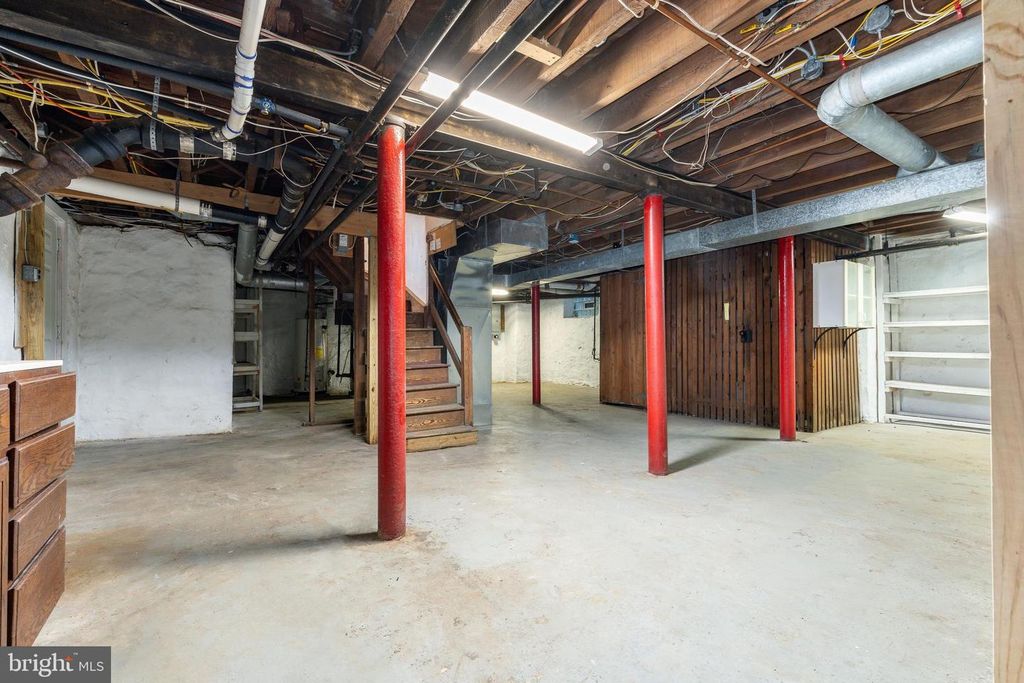 1419 COUNTY LINE RD, Bryn Mawr, PA 19010