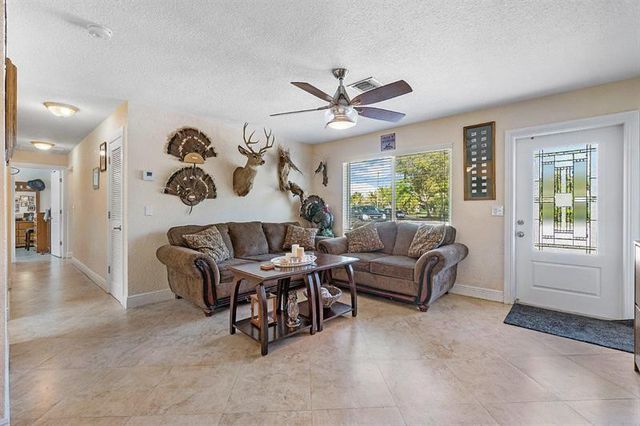 2135 NE 2nd Drive, Boca Raton, FL 33431