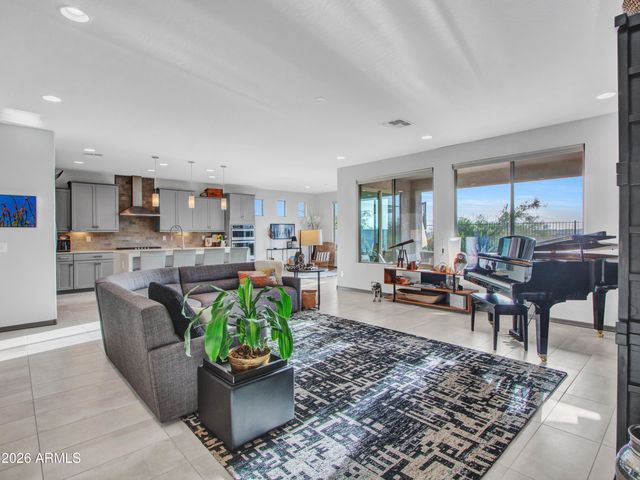44540 N SONORAN ARROYO Lane, New River, AZ 85087