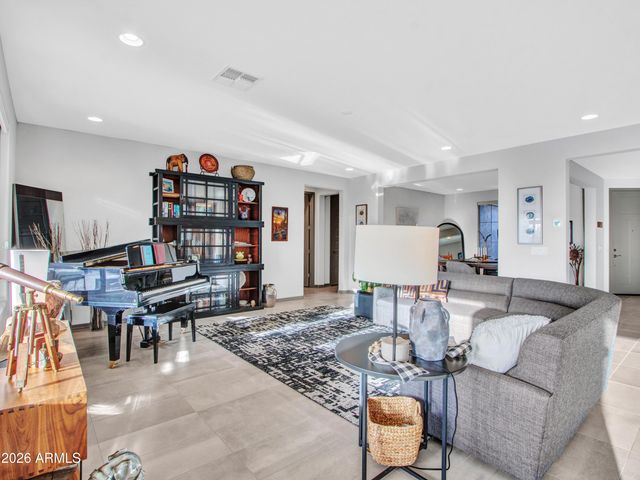 44540 N SONORAN ARROYO Lane, New River, AZ 85087
