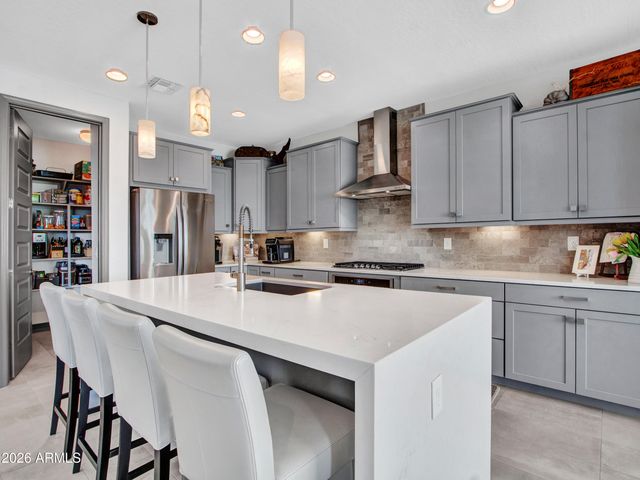 44540 N SONORAN ARROYO Lane, New River, AZ 85087
