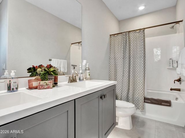 44540 N SONORAN ARROYO Lane, New River, AZ 85087