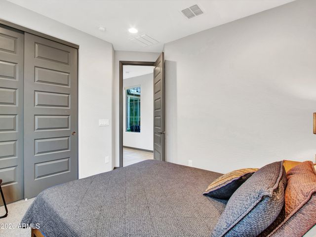 44540 N SONORAN ARROYO Lane, New River, AZ 85087