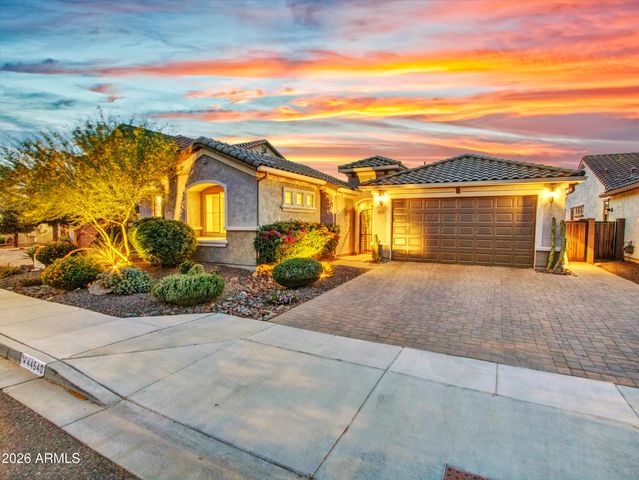 44540 N SONORAN ARROYO Lane, New River, AZ 85087