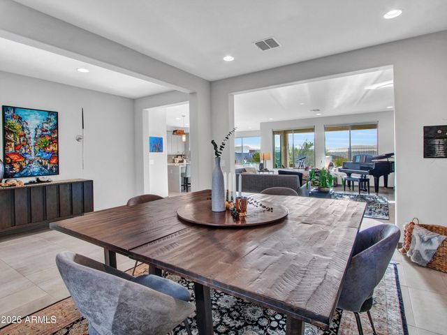 44540 N SONORAN ARROYO Lane, New River, AZ 85087