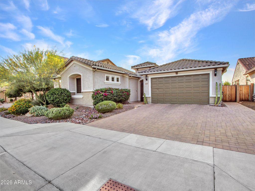 44540 N SONORAN ARROYO Lane, New River, AZ 85087