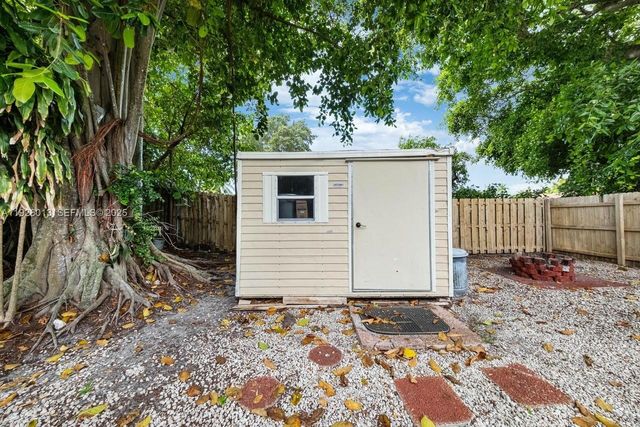 12995 NE 5th Ave, North Miami, FL 33161