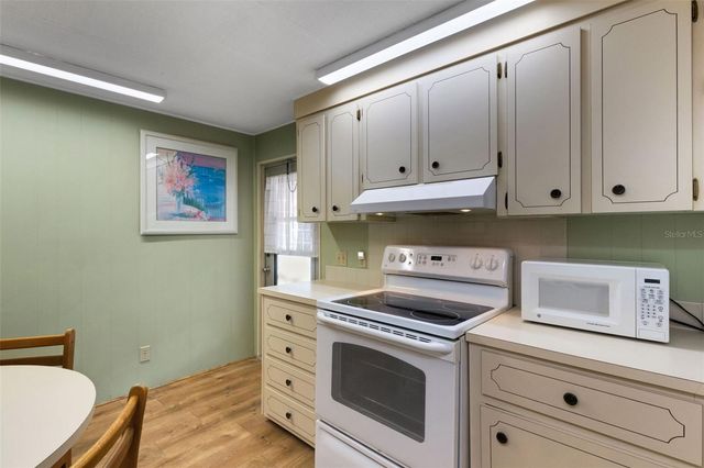 98 CEDAR ELM DRIVE 32, Safety Harbor, FL 34695