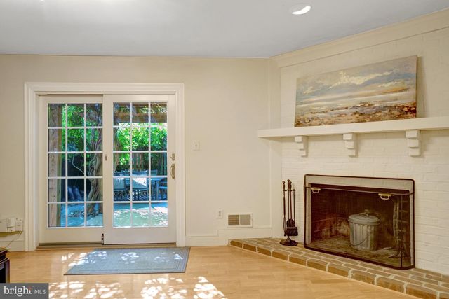 6416 FLEETSIDE CT, Alexandria, VA 22310
