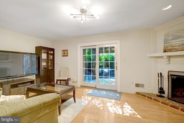 6416 FLEETSIDE CT, Alexandria, VA 22310