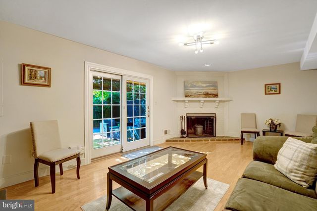 6416 FLEETSIDE CT, Alexandria, VA 22310