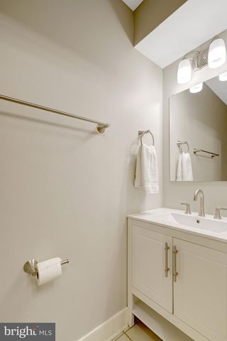 6416 FLEETSIDE CT, Alexandria, VA 22310