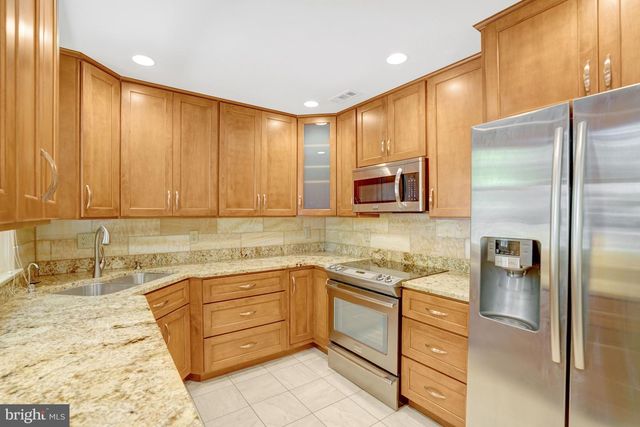 6416 FLEETSIDE CT, Alexandria, VA 22310
