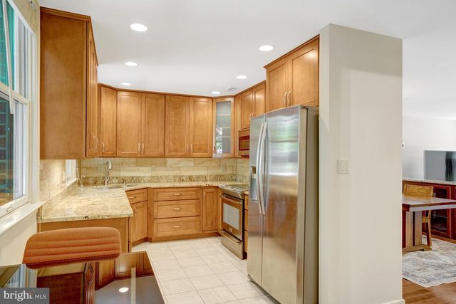 6416 FLEETSIDE CT, Alexandria, VA 22310