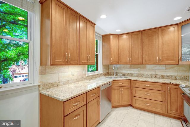 6416 FLEETSIDE CT, Alexandria, VA 22310