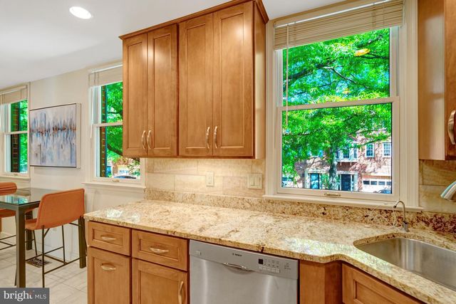 6416 FLEETSIDE CT, Alexandria, VA 22310