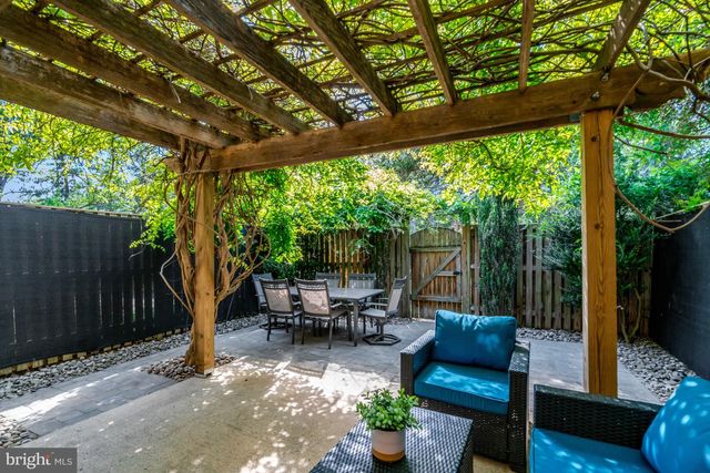 6416 FLEETSIDE CT, Alexandria, VA 22310