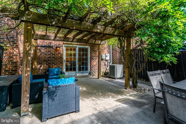 6416 FLEETSIDE CT, Alexandria, VA 22310