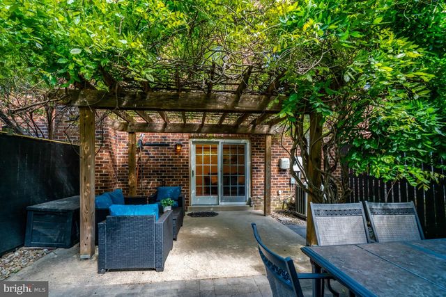6416 FLEETSIDE CT, Alexandria, VA 22310