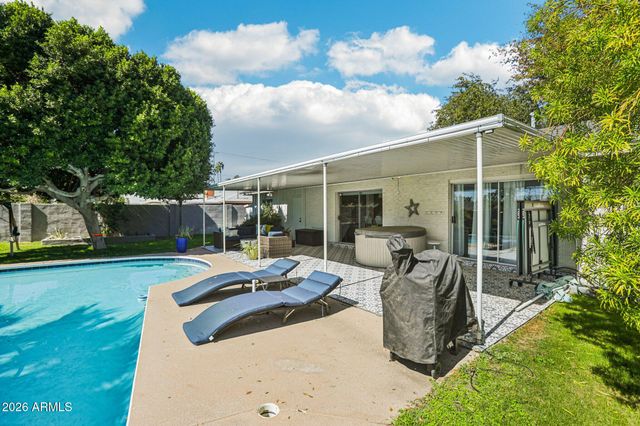 709 E WINTER Drive, Phoenix, AZ 85020