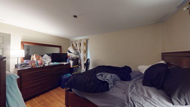 18 Hollis St, Randolph, MA 02368