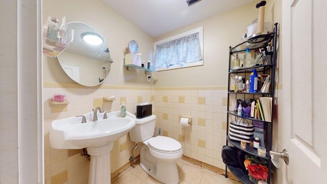 18 Hollis St, Randolph, MA 02368