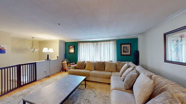 18 Hollis St, Randolph, MA 02368