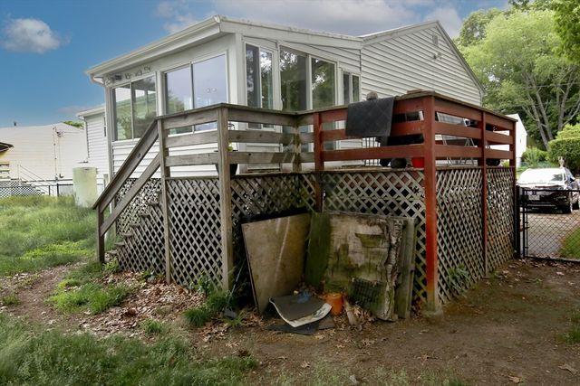 18 Hollis St, Randolph, MA 02368