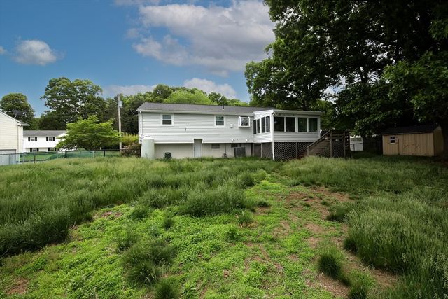 18 Hollis St, Randolph, MA 02368
