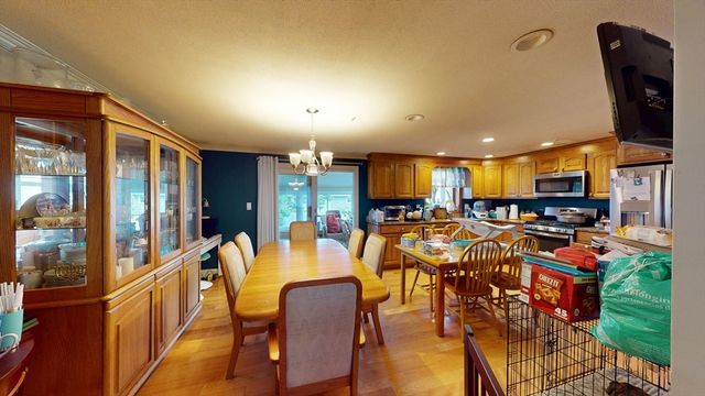 18 Hollis St, Randolph, MA 02368