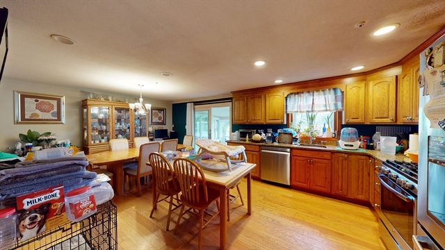 18 Hollis St, Randolph, MA 02368
