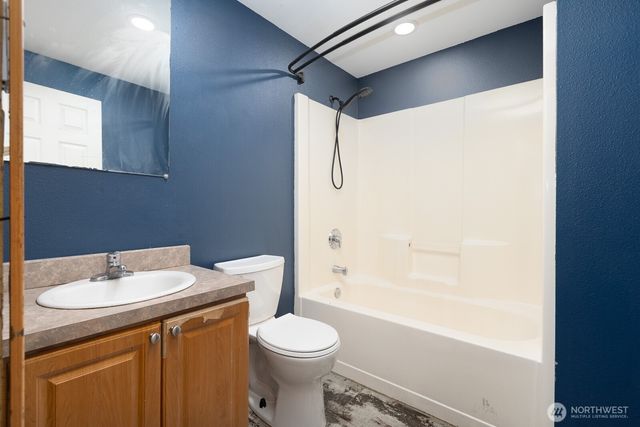 9047 Pepperidge Lane SE, Yelm, WA 98597