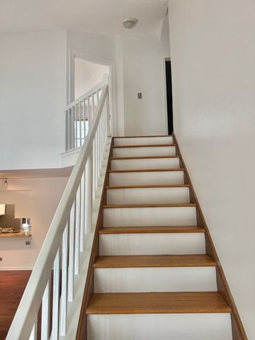 1636 Estate Circle 1636, Naperville, IL 60565