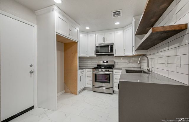 9223 Ridgeland, San Antonio, TX 78250