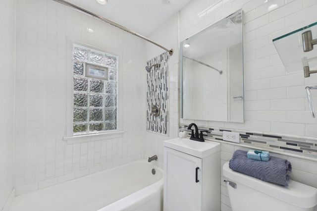 4738 Fremont Avenue N, Minneapolis, MN 55430