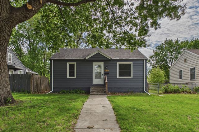 4738 Fremont Avenue N, Minneapolis, MN 55430
