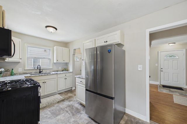 4738 Fremont Avenue N, Minneapolis, MN 55430