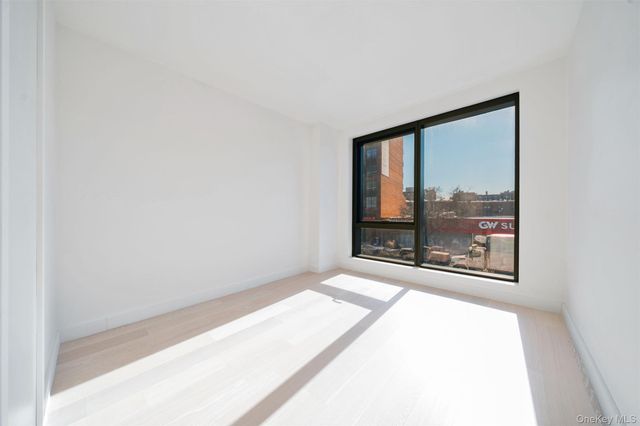 144-49 Northern Blvd 218, Flushing, NY 11354