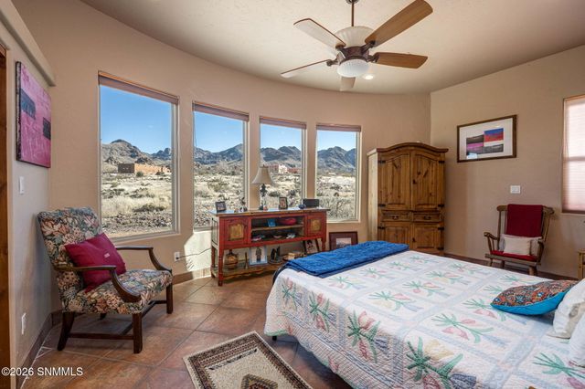 5048 Ventana View Road, Las Cruces, NM 88011