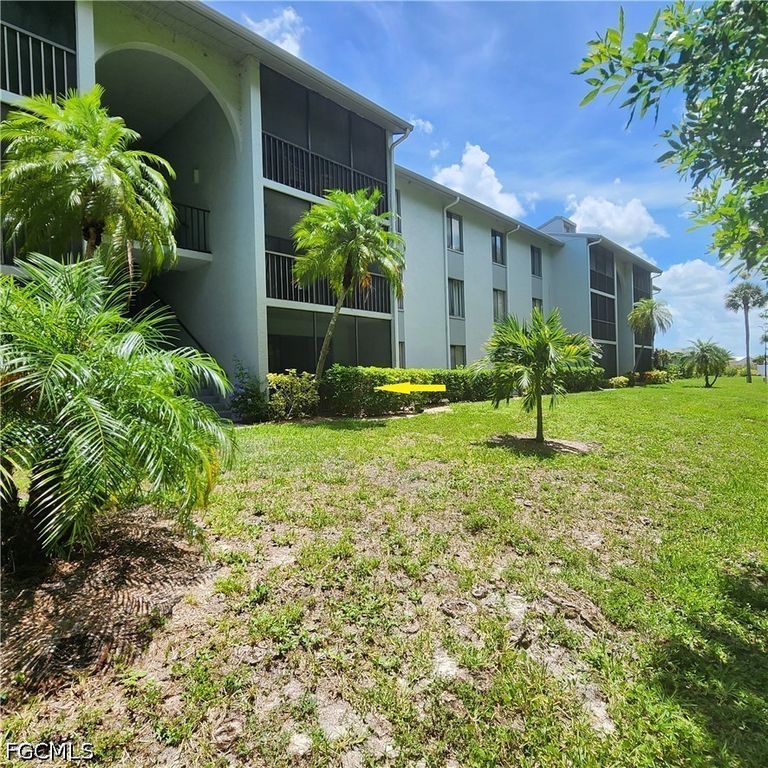 9650 Green Cypress LN 7-G1, Fort Myers, FL 33905