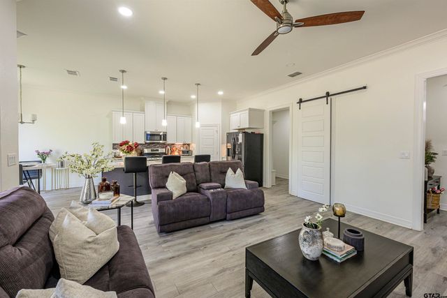 2001 Jason Dr., Whitehouse, TX 75791