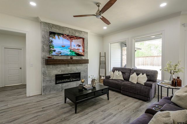 2001 Jason Dr., Whitehouse, TX 75791