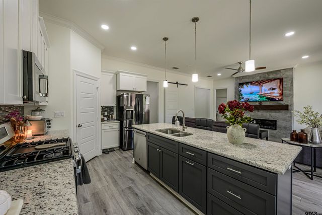 2001 Jason Dr., Whitehouse, TX 75791