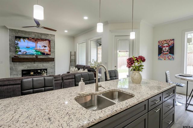 2001 Jason Dr., Whitehouse, TX 75791