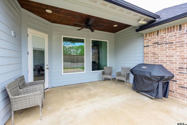 2001 Jason Dr., Whitehouse, TX 75791