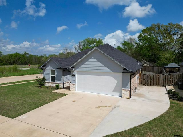 2001 Jason Dr., Whitehouse, TX 75791