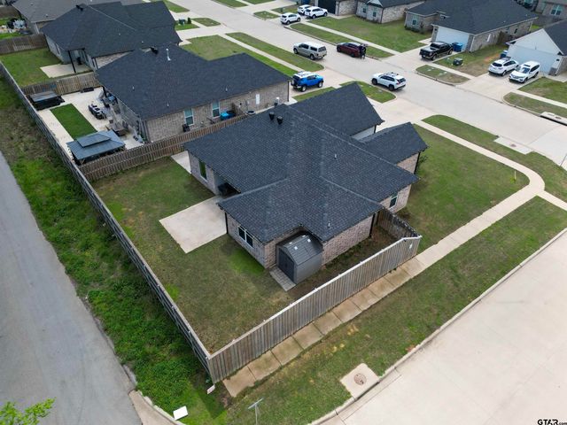 2001 Jason Dr., Whitehouse, TX 75791